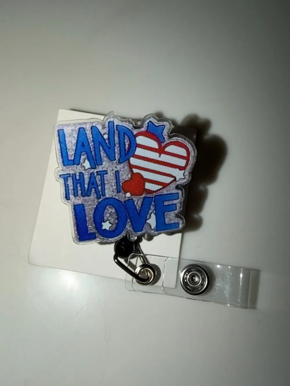 LAND THAT I LOVE Gift Red White Blue Striped Heart Clip-on Reel ID Key Holder